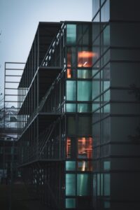 ゲームクリエイターを目指すための大学の学部選びはどうすればいい？